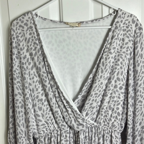 Altar’d State Cheetah Print White and Gray Faux Wrap Long Sleeve Mini Dress Sz M - Picture 4 of 10
